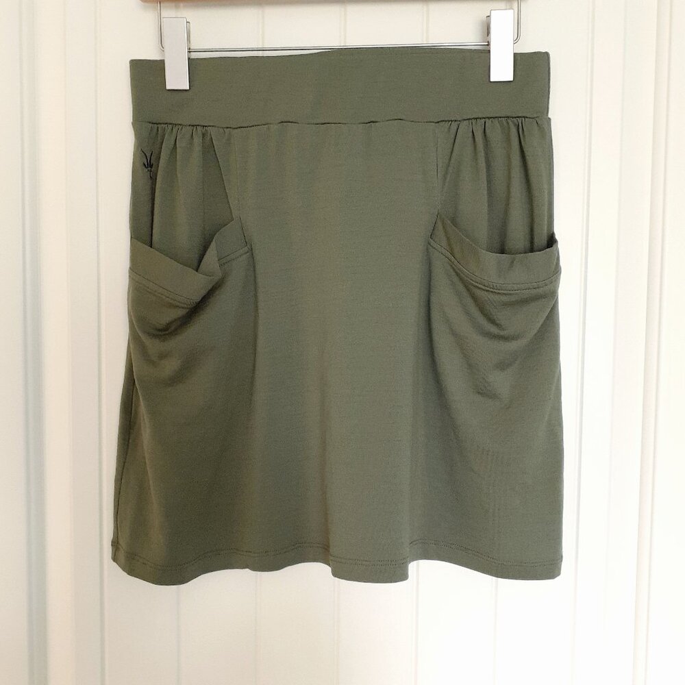 Ibex Merino Wool Market Skirt in Sequoia Green Size M